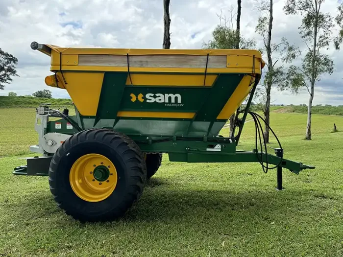 Sam 6 Ton Combo Trailed Spreader Hire